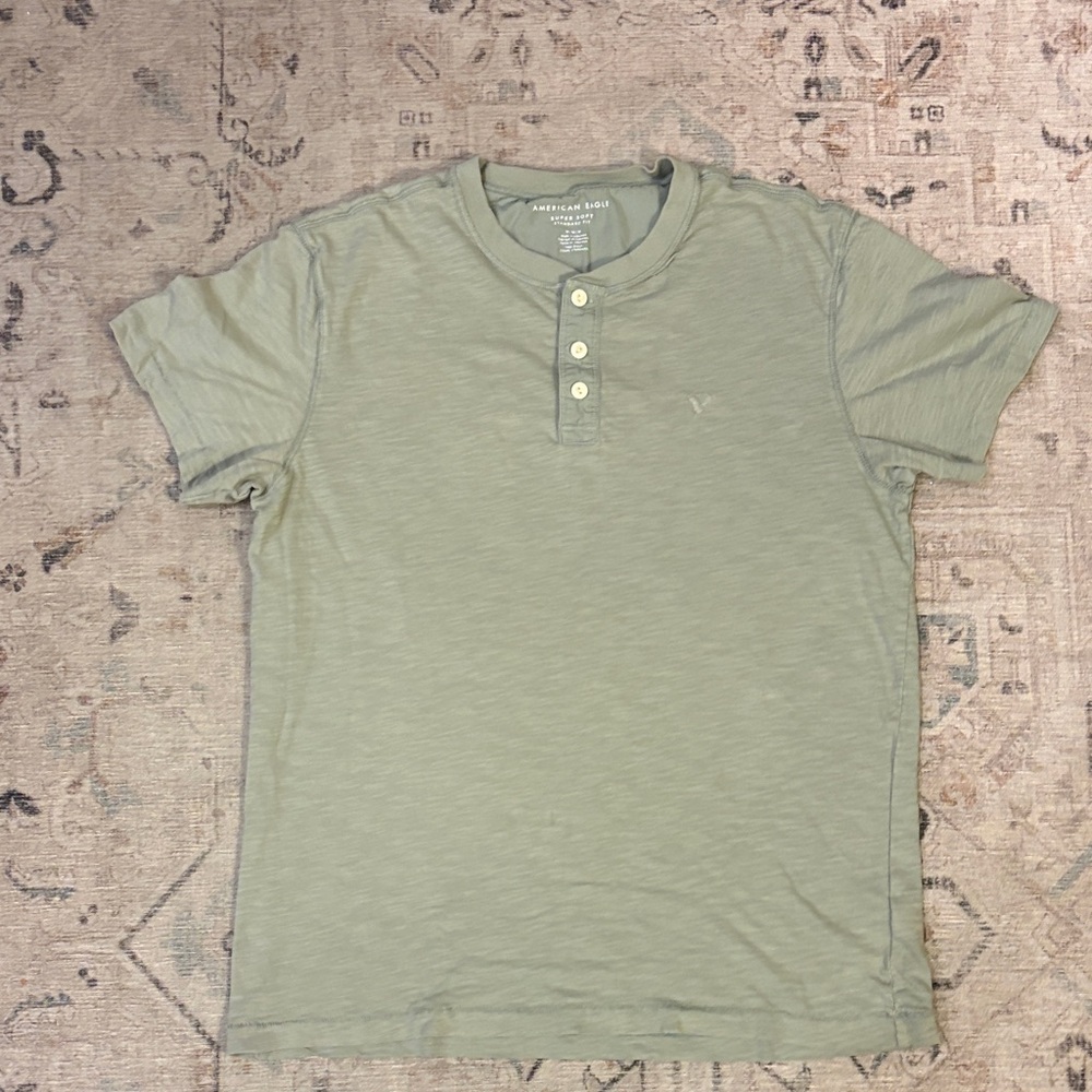 American Eagle Outfitters Men's Light Green Henley Tee